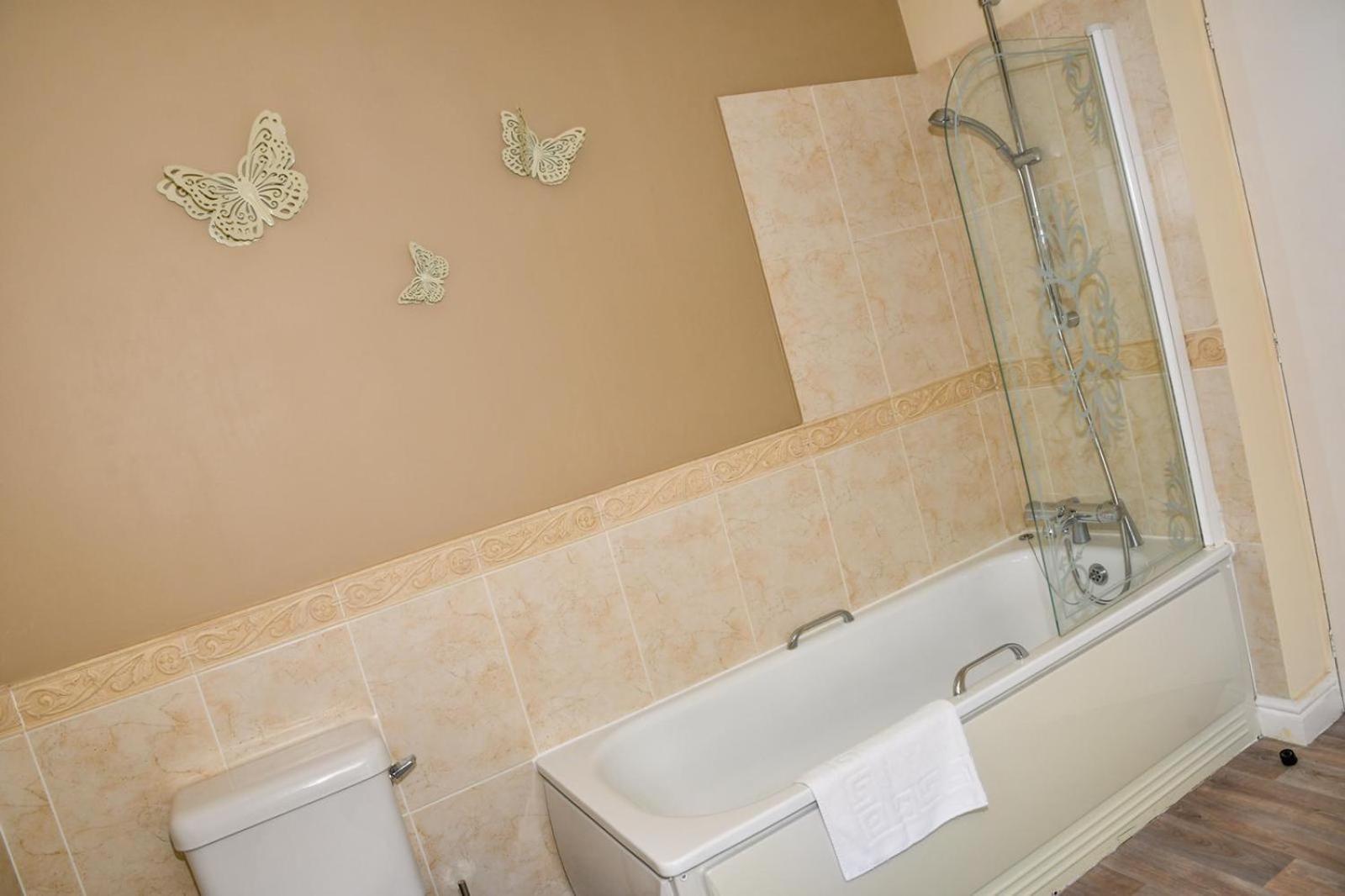 Whiston Hall Zimmer foto