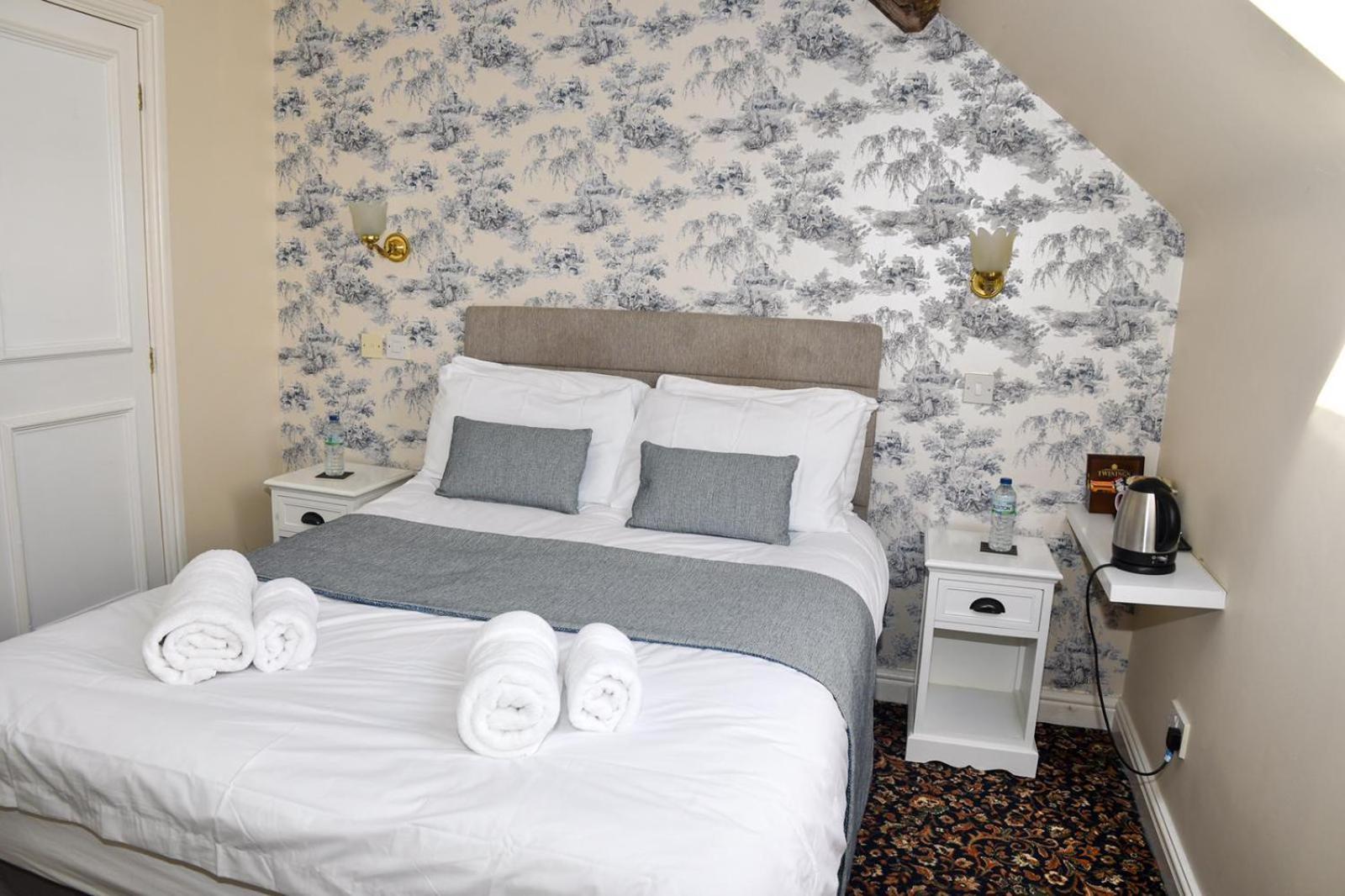Whiston Hall Zimmer foto