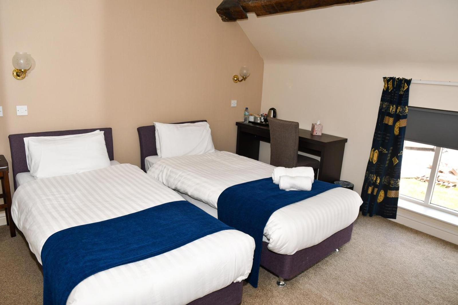 Whiston Hall Zimmer foto